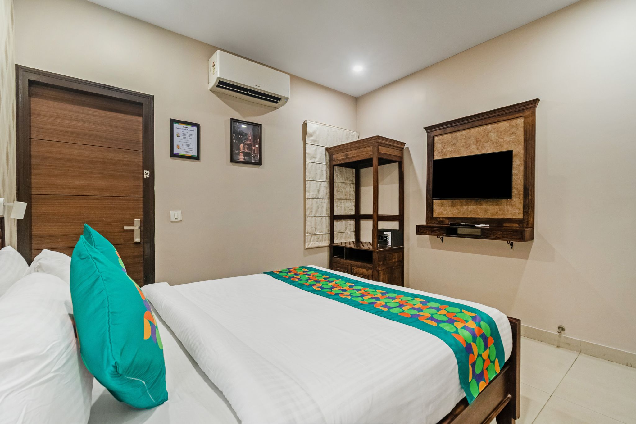 Treebo Vienna Standard room 2