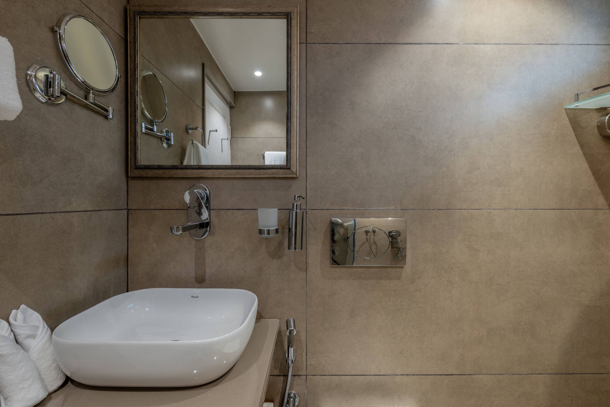 juSTa Kashi Parampara, Varanasi						 Premium Room 115