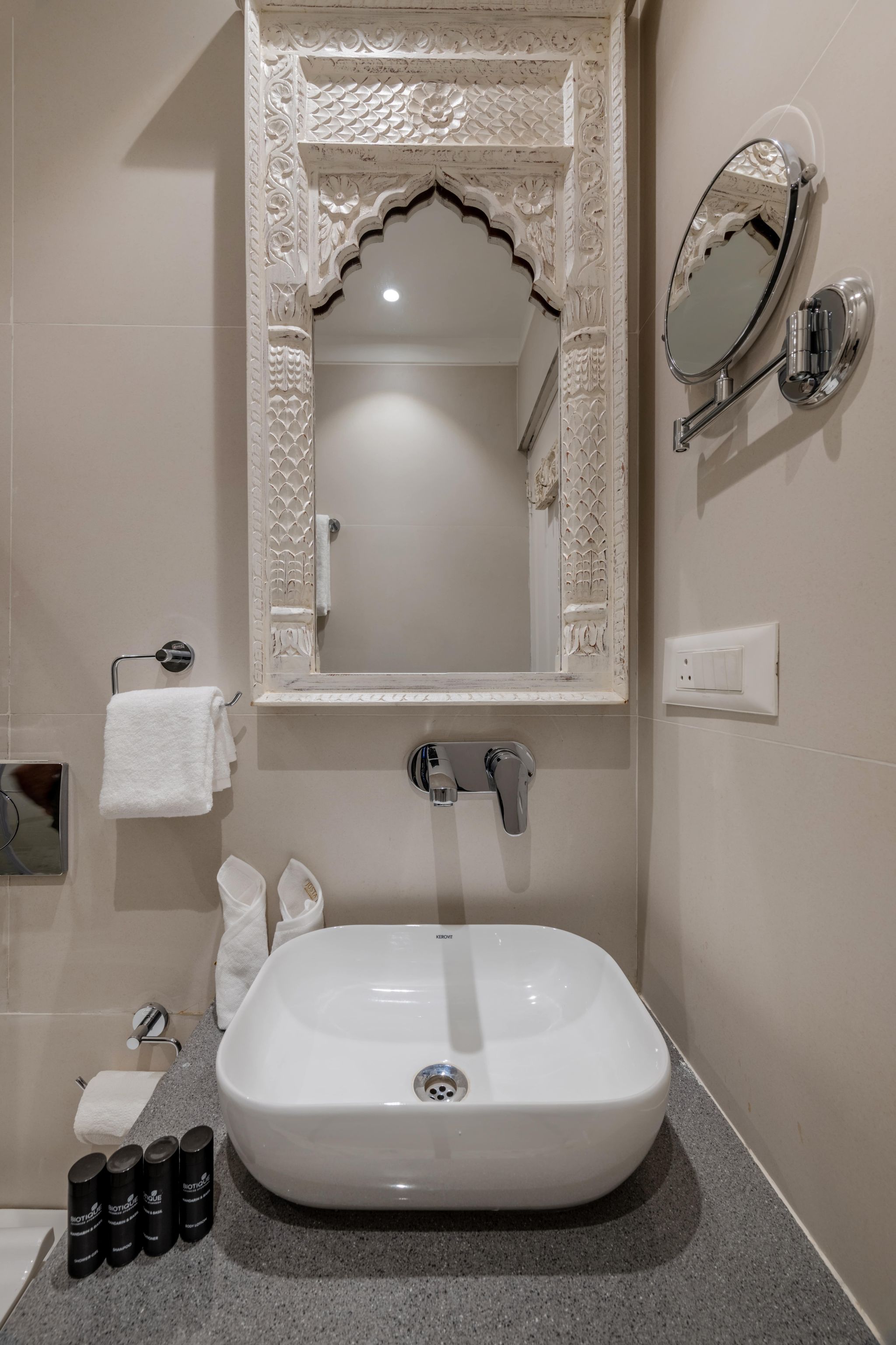 juSTa Kashi Parampara, Varanasi						 Deluxe Room 17