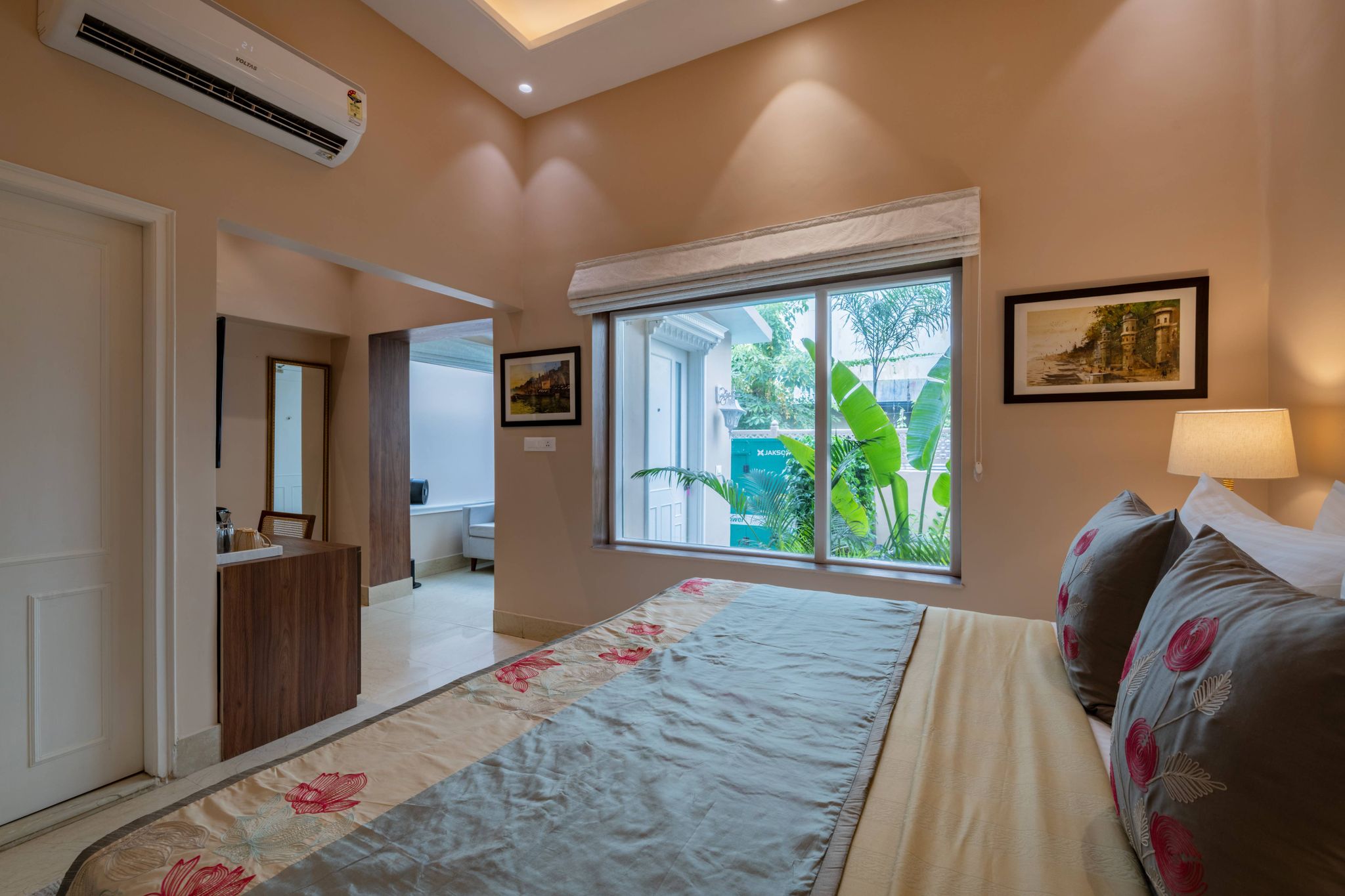 juSTa Kashi Parampara, Varanasi						 Premium Room 94