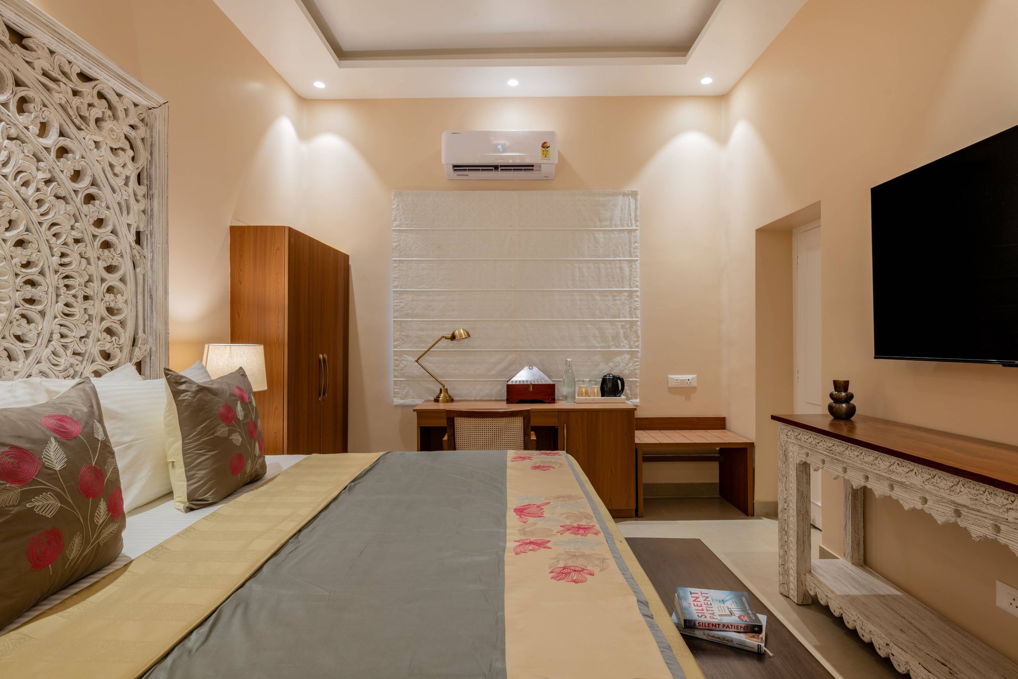 juSTa Kashi Parampara, Varanasi						 Premium Room 64