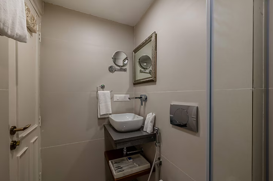 juSTa Kashi Parampara, Varanasi						 Junior Suite 13