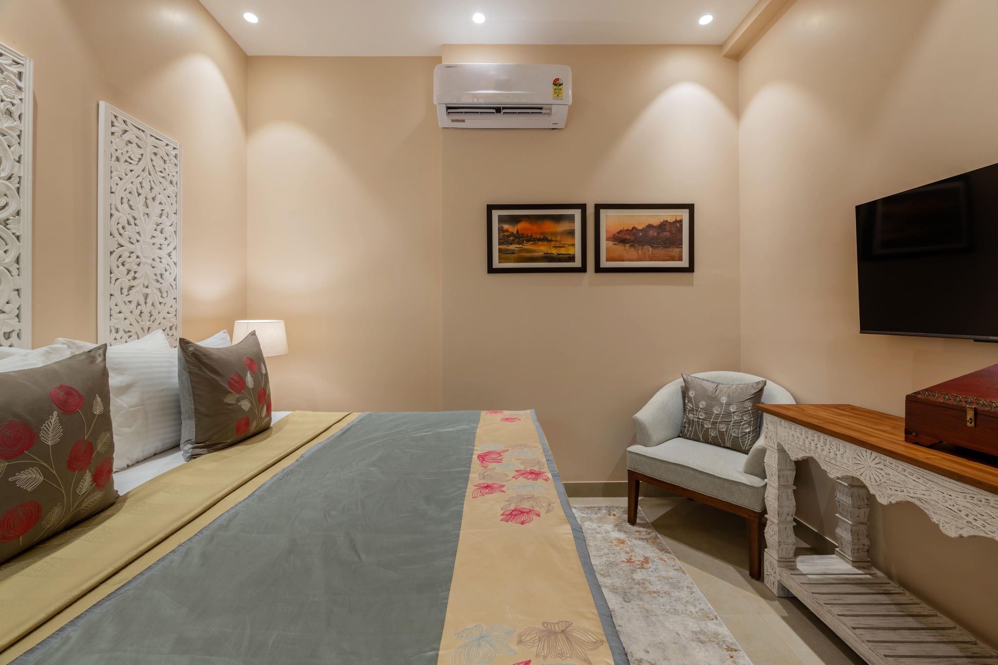 juSTa Kashi Parampara, Varanasi						 Deluxe Room 19