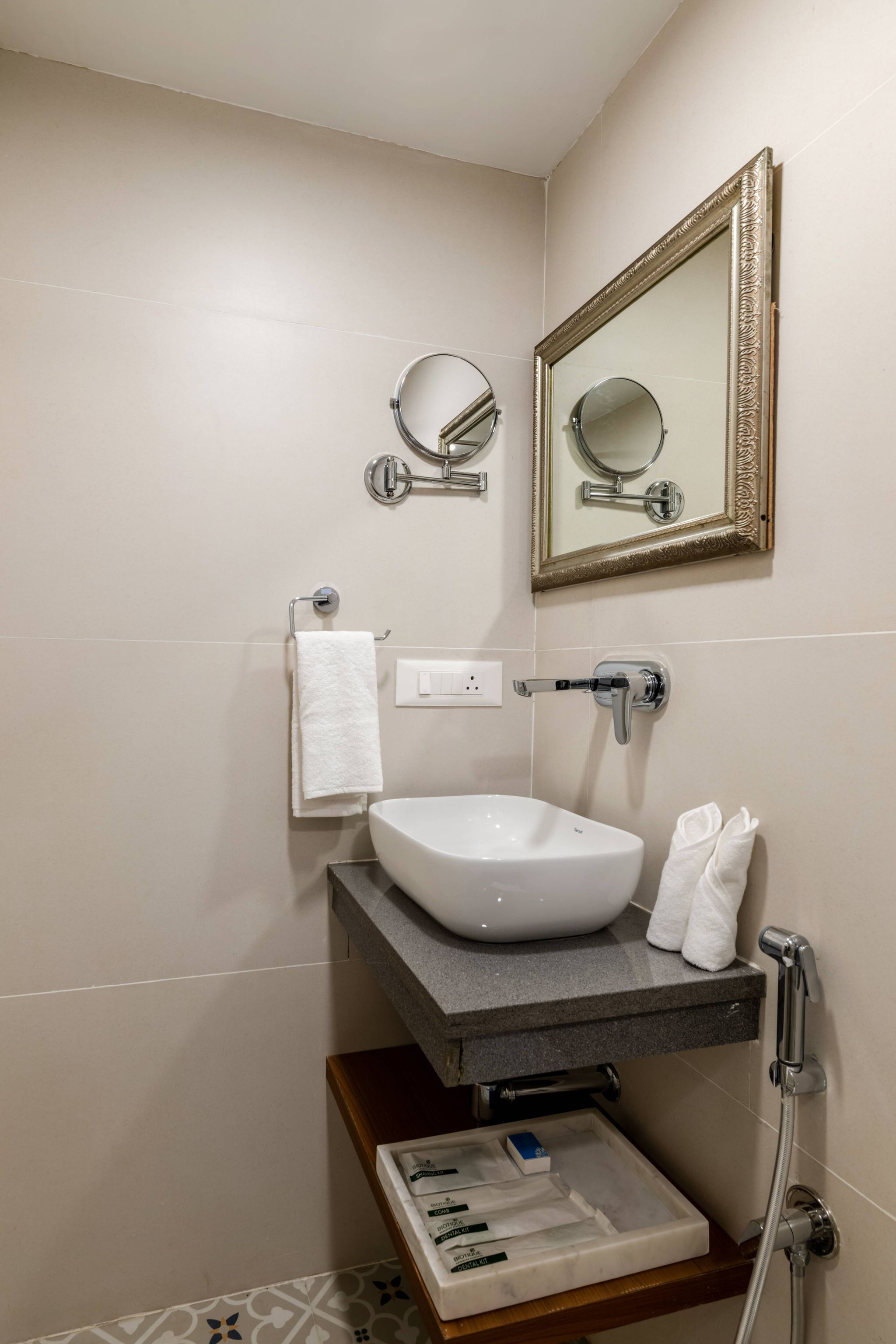 juSTa Kashi Parampara, Varanasi						 Junior Suite 38