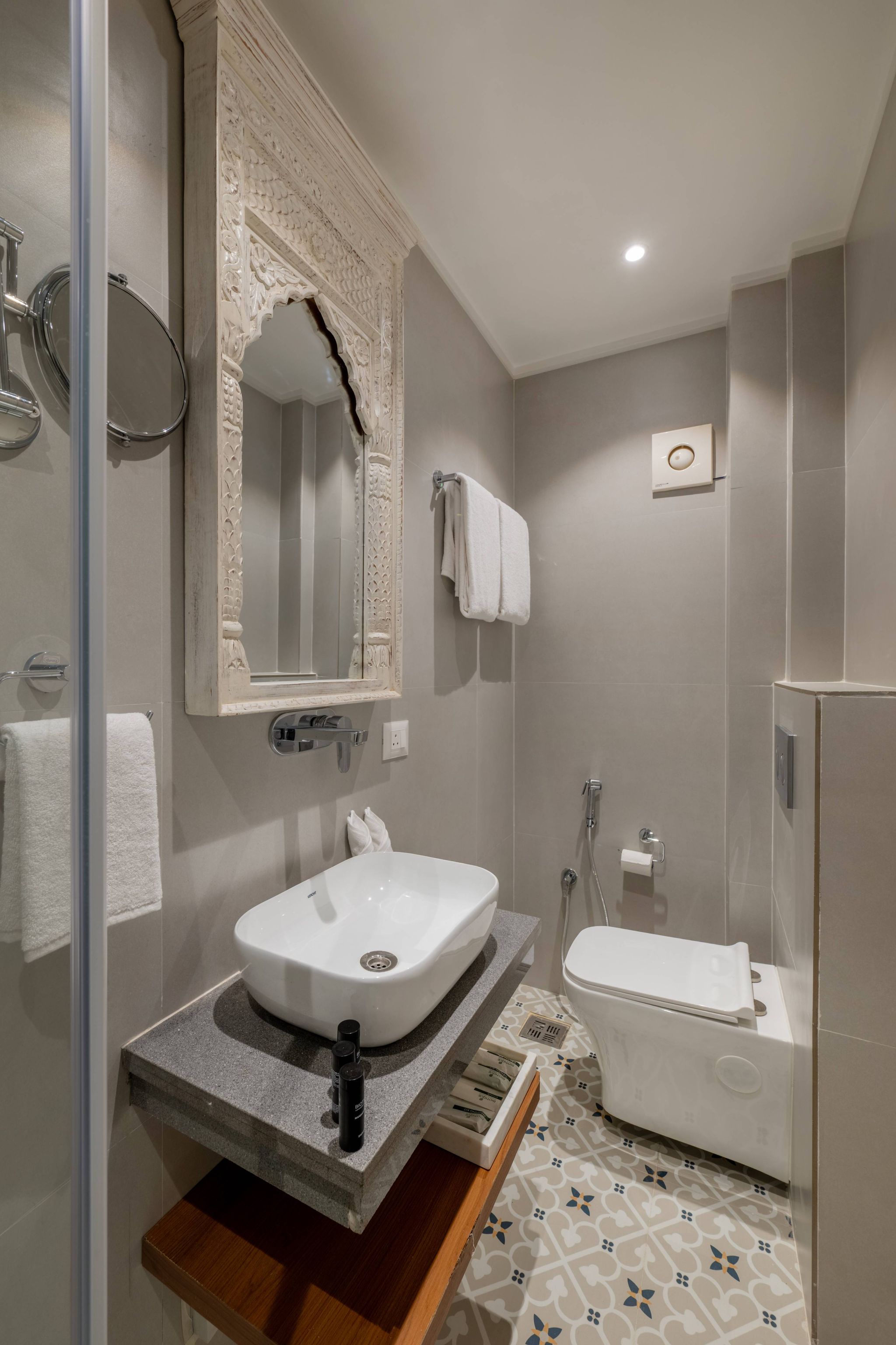 juSTa Kashi Parampara, Varanasi						 Premium Room 106