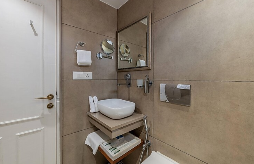 juSTa Kashi Parampara, Varanasi						 Premium Room 7