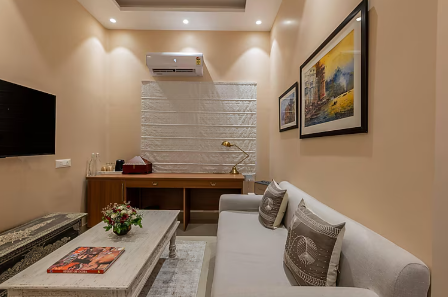 juSTa Kashi Parampara, Varanasi						 Junior Suite 12