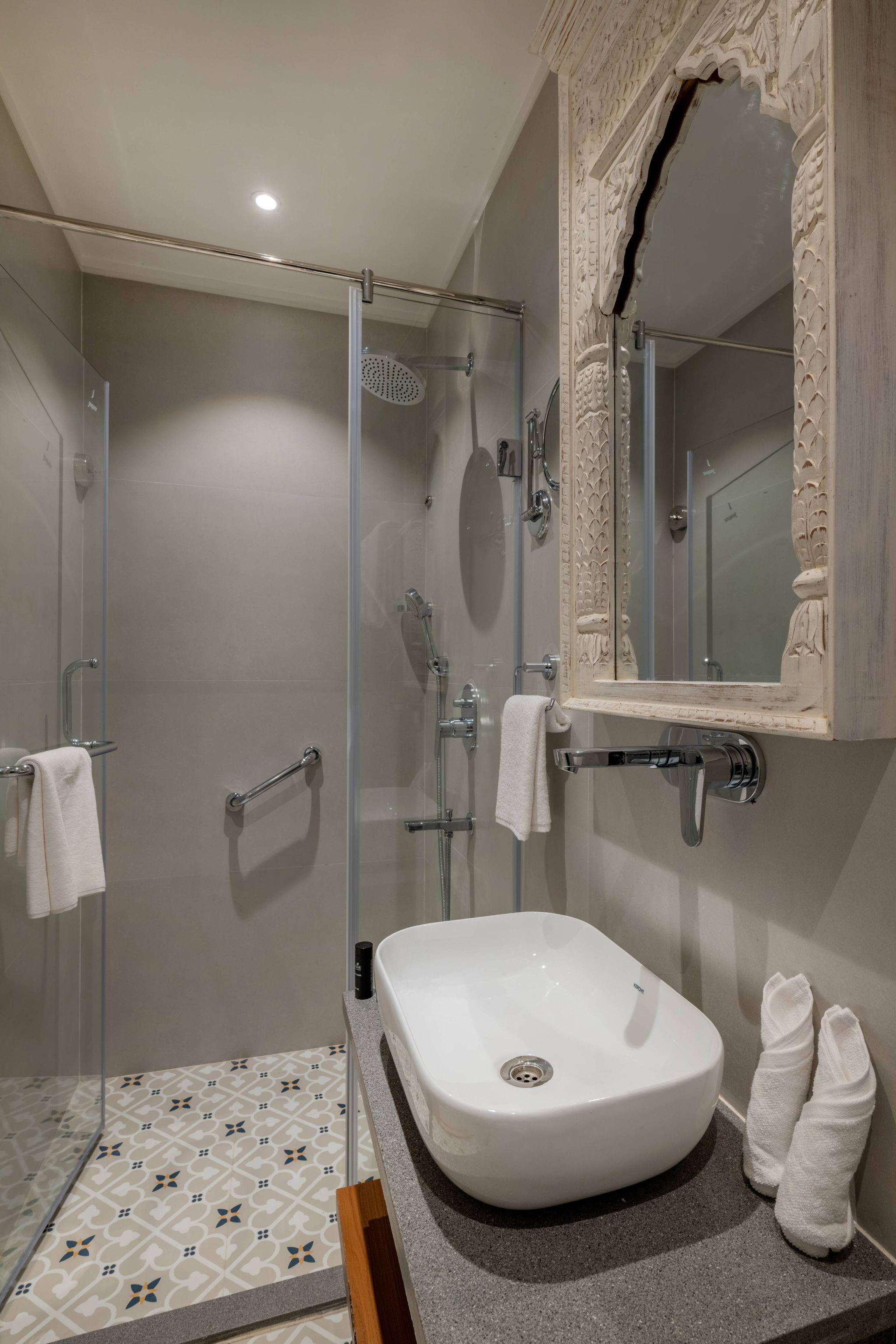 juSTa Kashi Parampara, Varanasi						 Premium Room 113