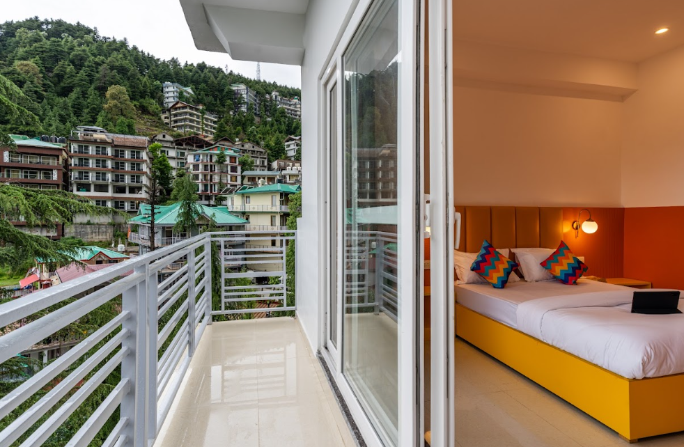  goSTOPS Mcleodganj Mall Road  Deluxe Private Room With Balcony and Ensuite Bathroom 4