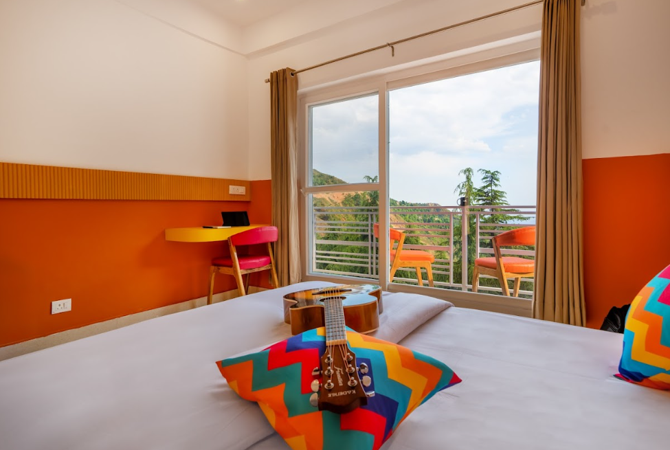  goSTOPS Mcleodganj Mall Road  Deluxe Private Room With Balcony and Ensuite Bathroom 7