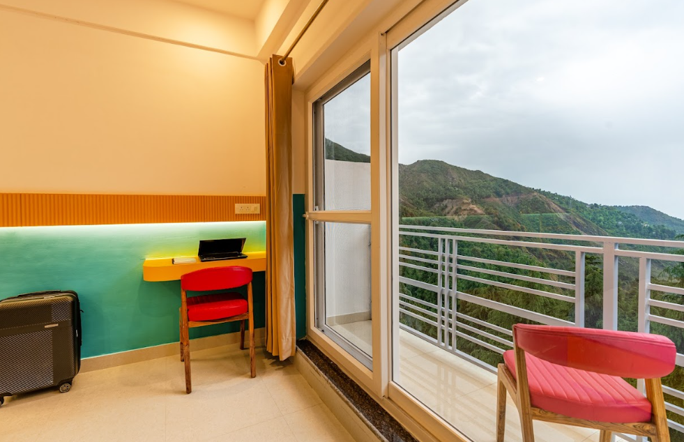  goSTOPS Mcleodganj Mall Road  Deluxe Private Room With Balcony and Ensuite Bathroom 8