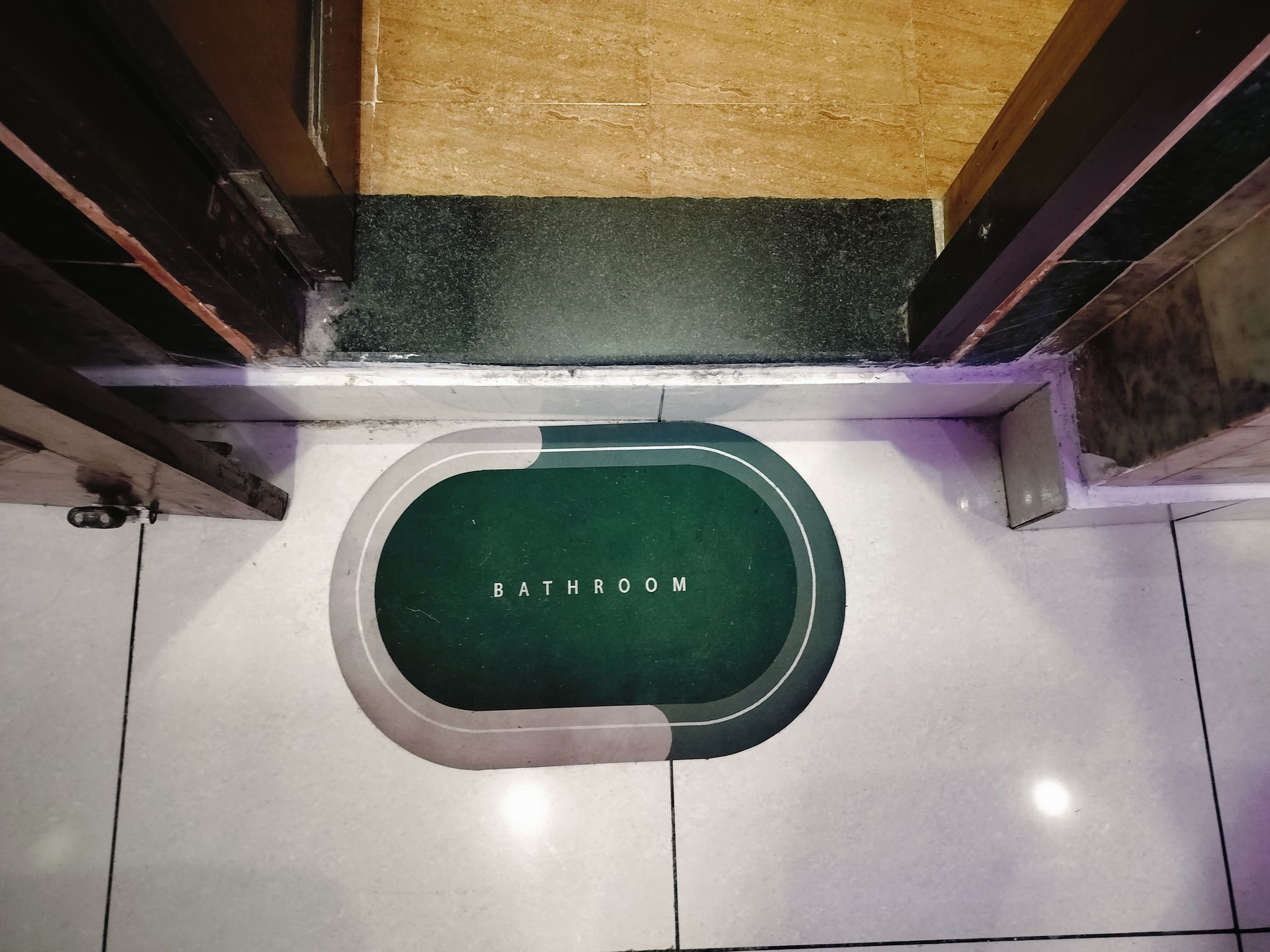 Pink White Guest House Semi Deluxe Room 10