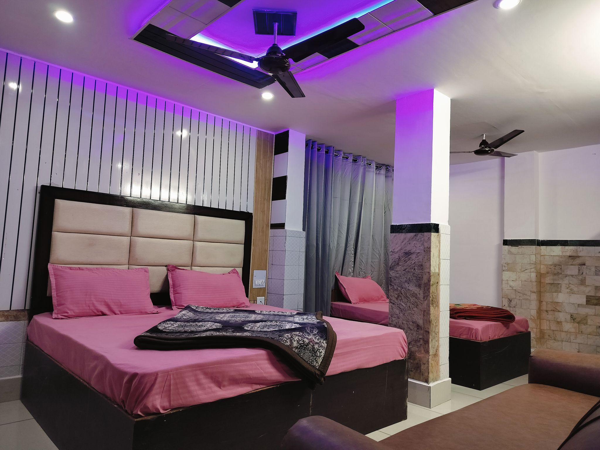 Pink White Guest House Semi Deluxe Room 12