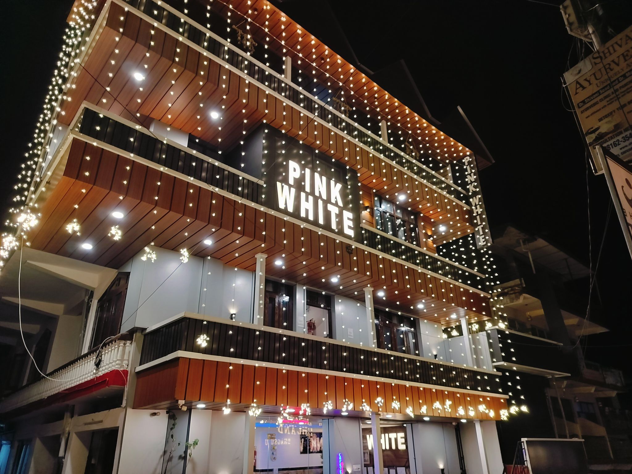 Pink White Guest House