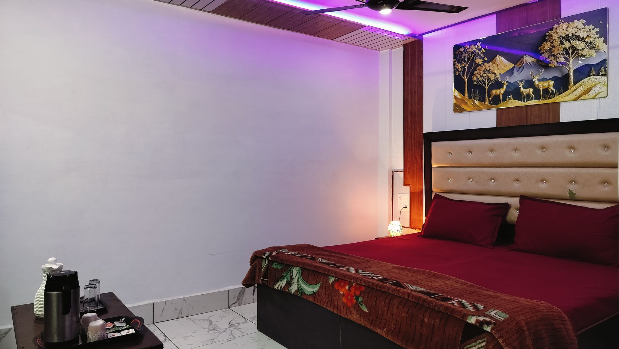 Pink White Guest House Semi Deluxe Room 4