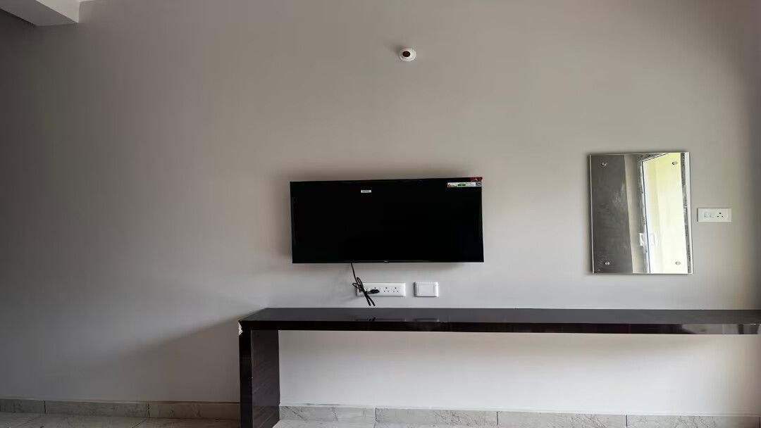 BLUE MOUNT Deluxe Room With out Balcony 3