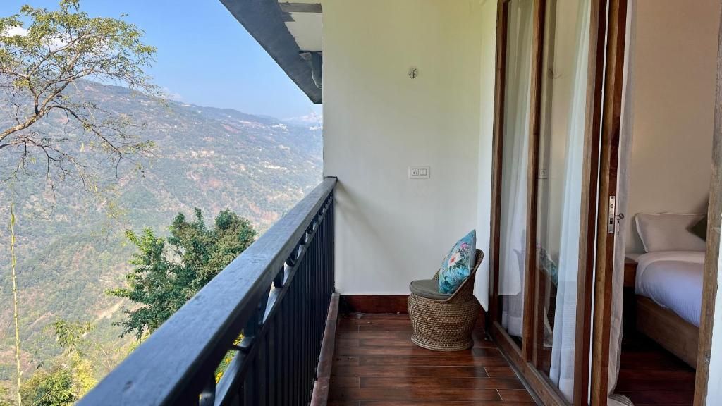 OPEN VIEW ROOM