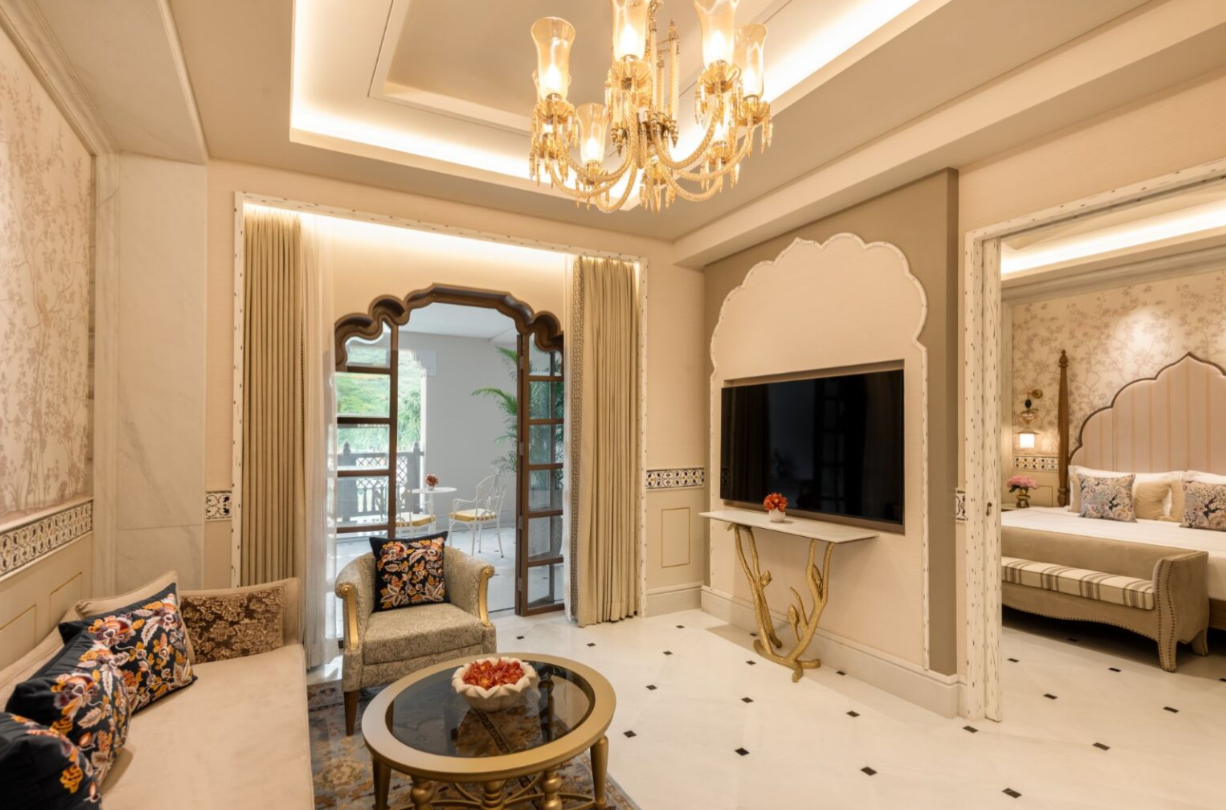 Grand Luxury Suite King Bed with Balcony