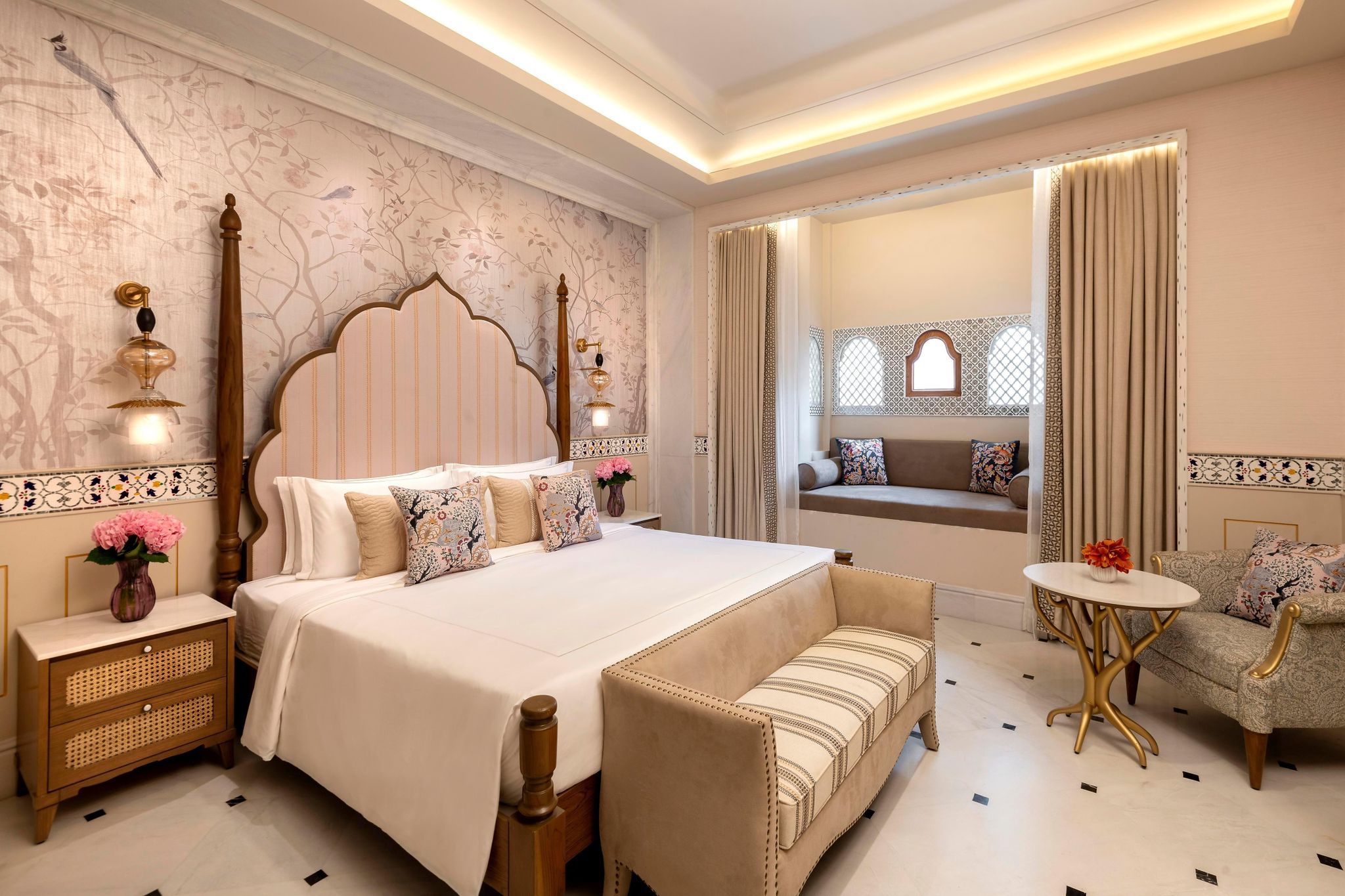 Grand Luxury Suite King Bed with Balcony