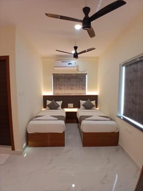 Hotel Aurora Bliss Deluxe Double or Twin Bed  4