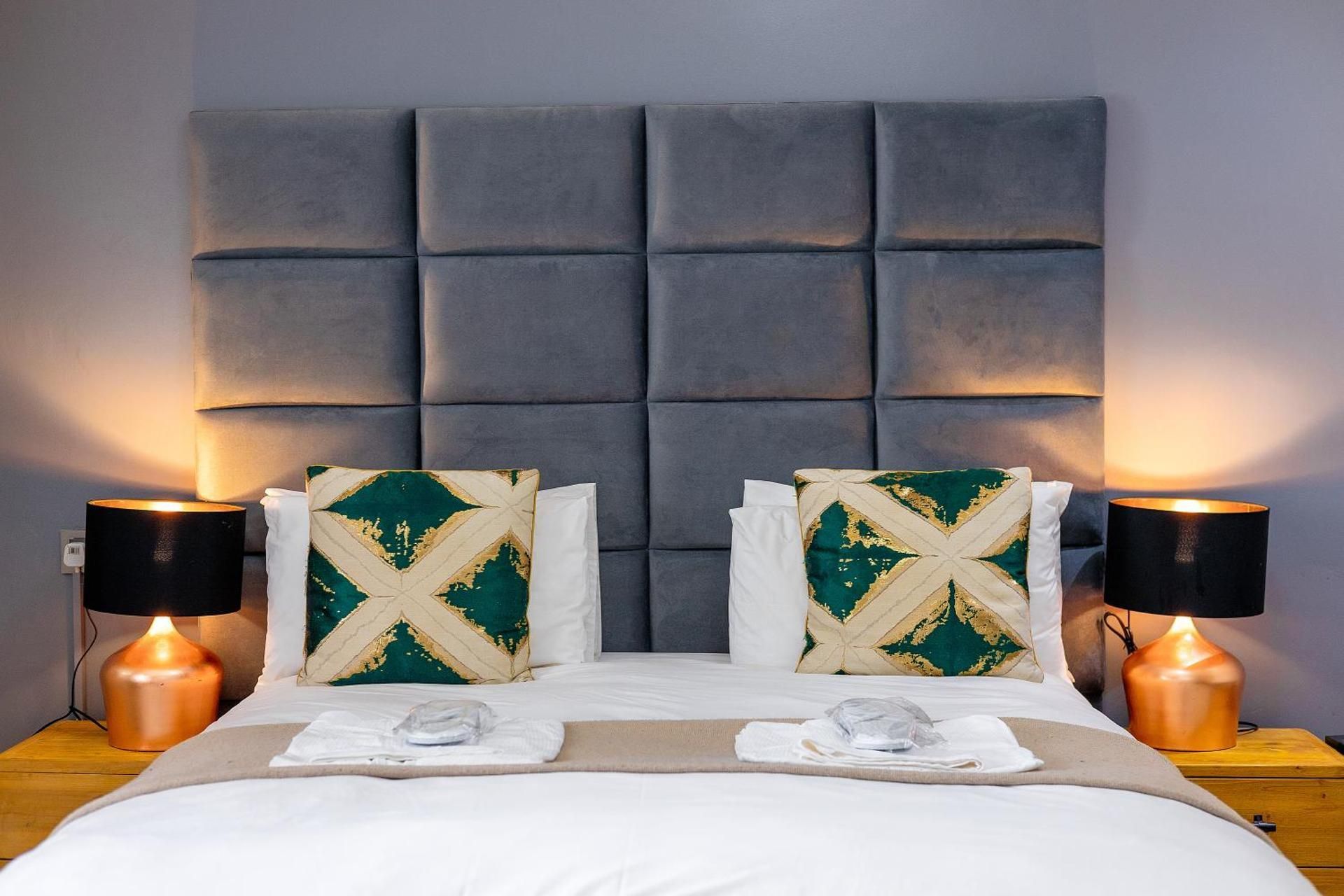 Deluxe Queen Suite