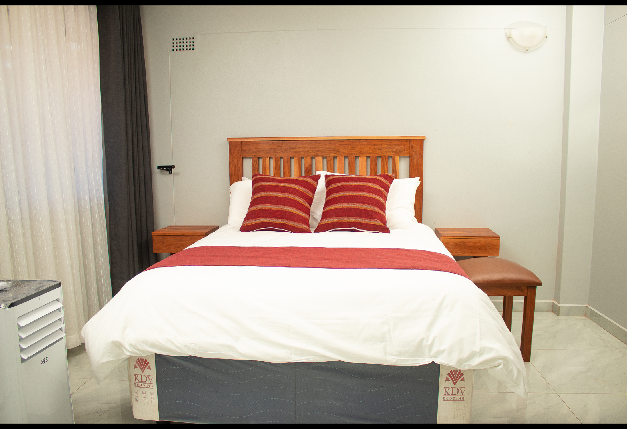 One bedroomed apartment with air conditioner