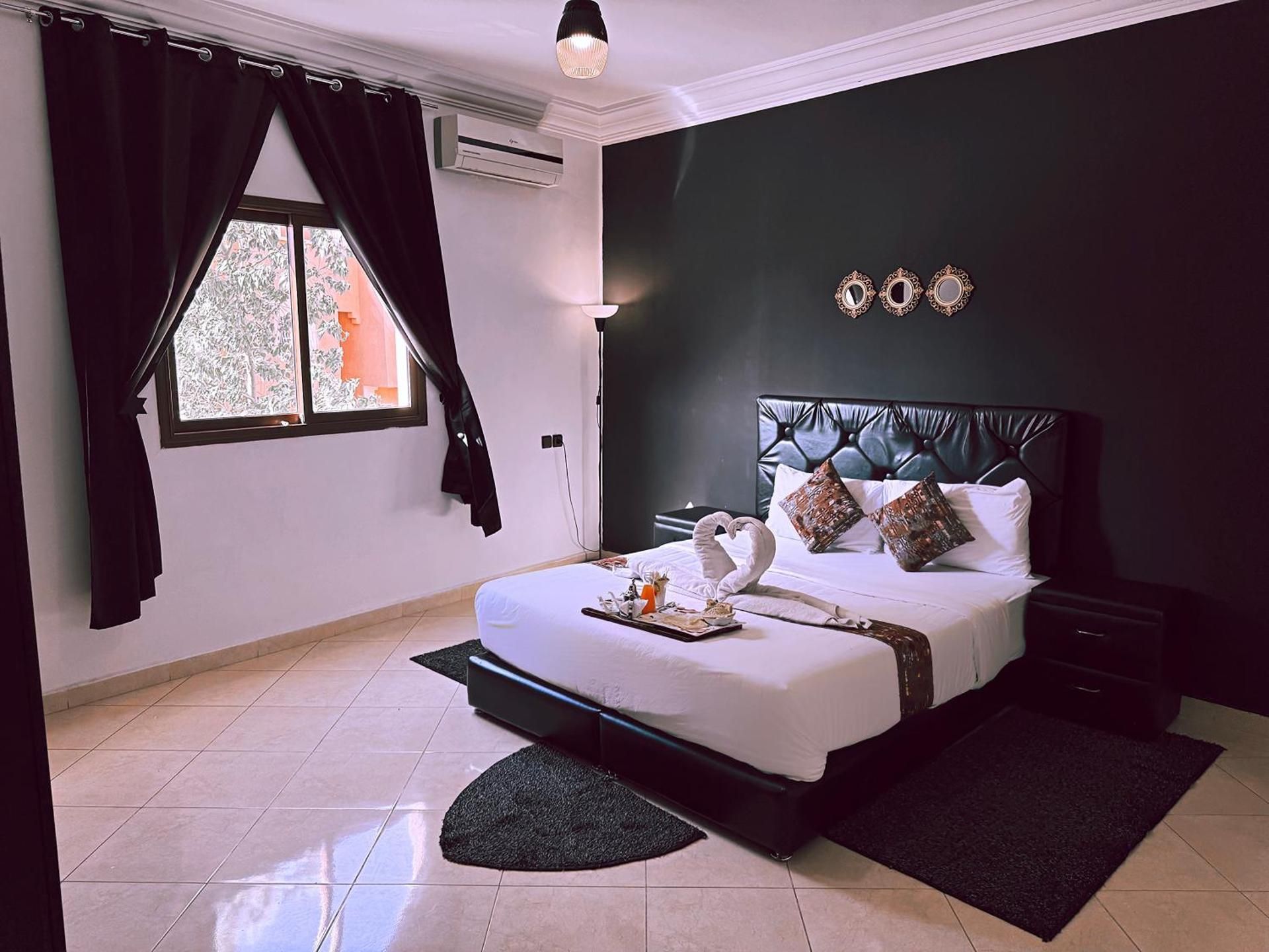 Deluxe Two-Bedroom Apartment with Garden View