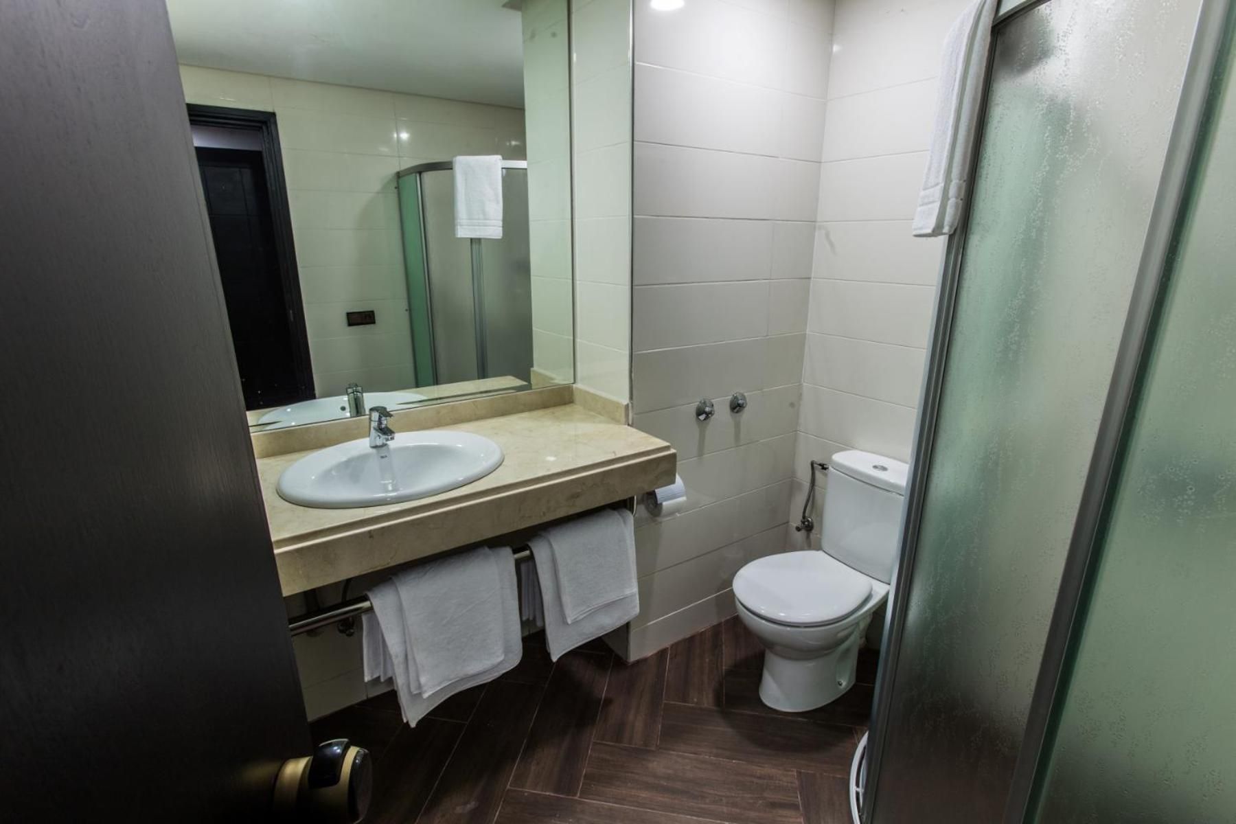 Hotel Swani Double Room 3