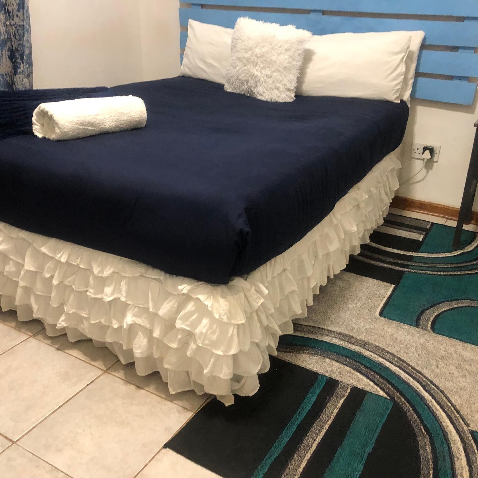 Savannah  Basic - 12 Bed Mixed Dormitory 3