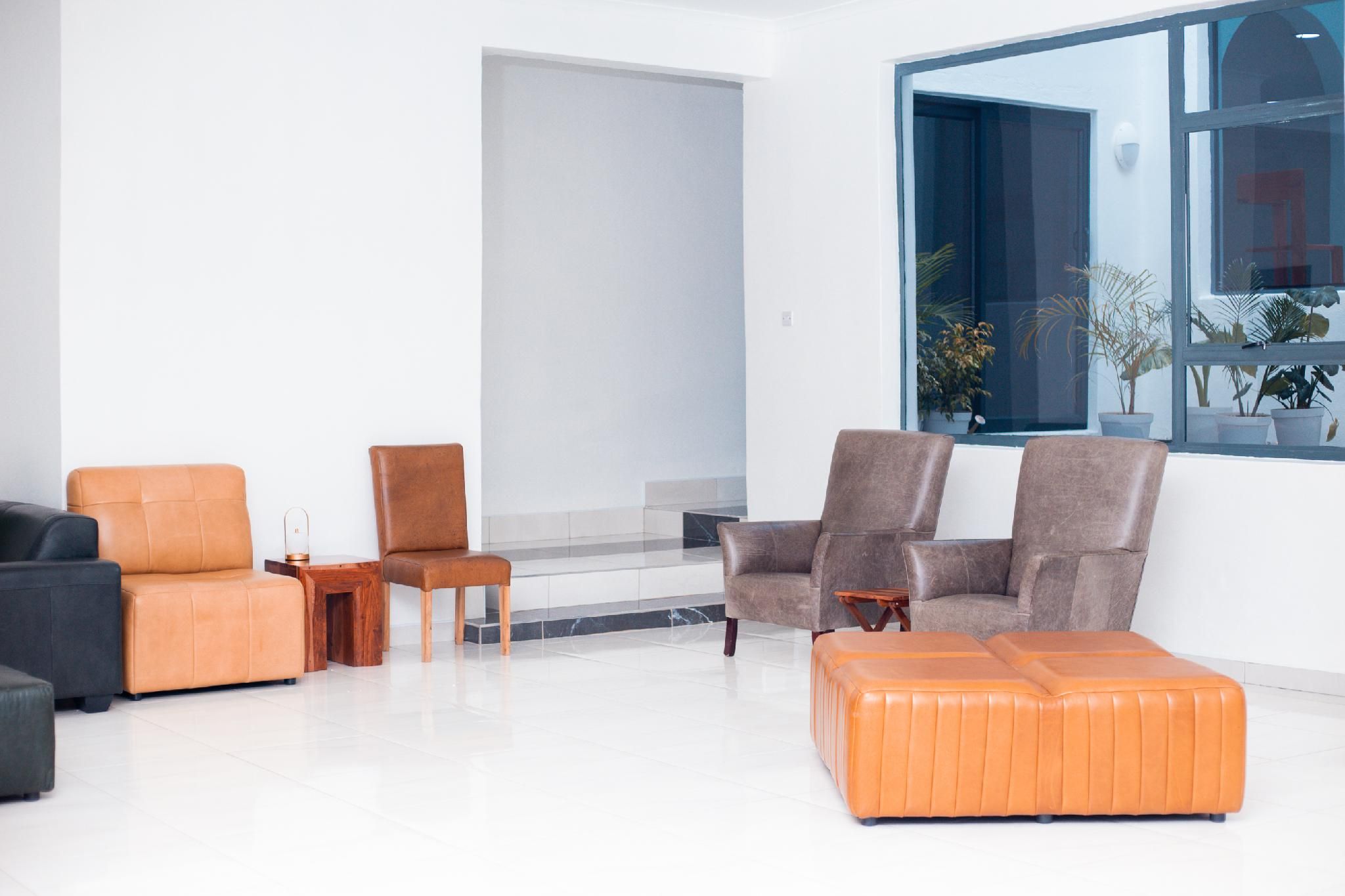 shared lounge/tv area