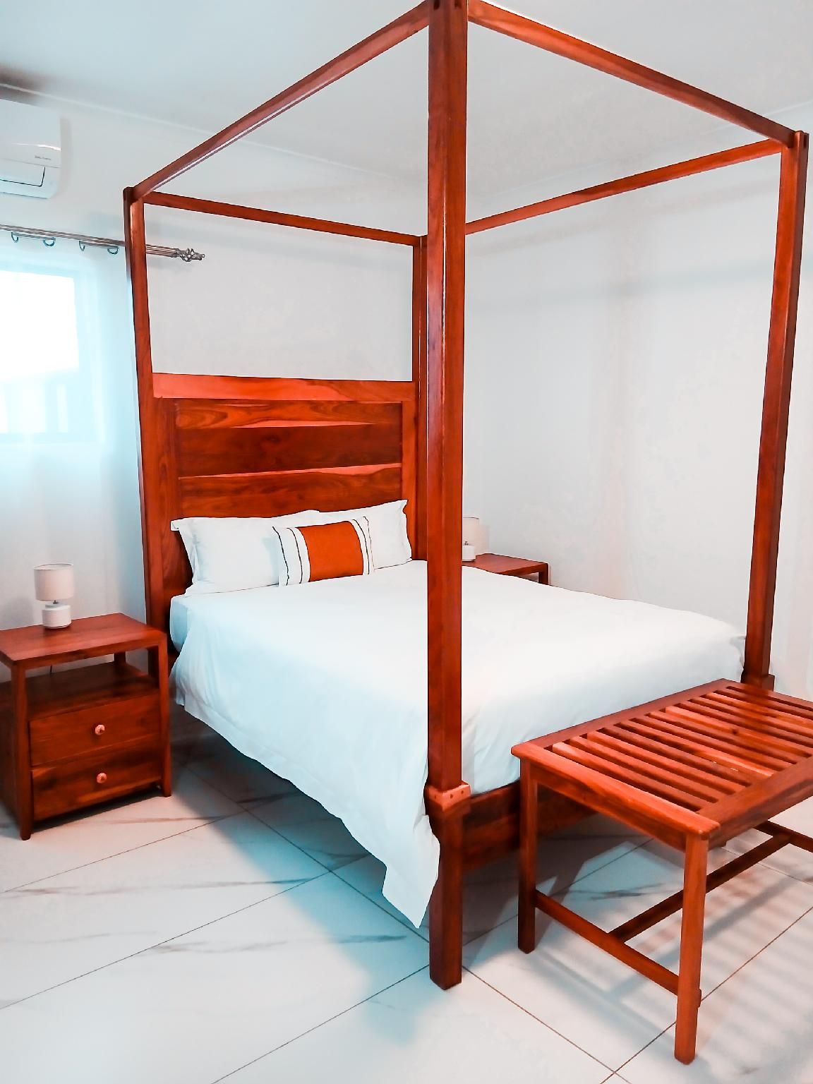 The Baroness  Superior - 1 Queen Bed 2