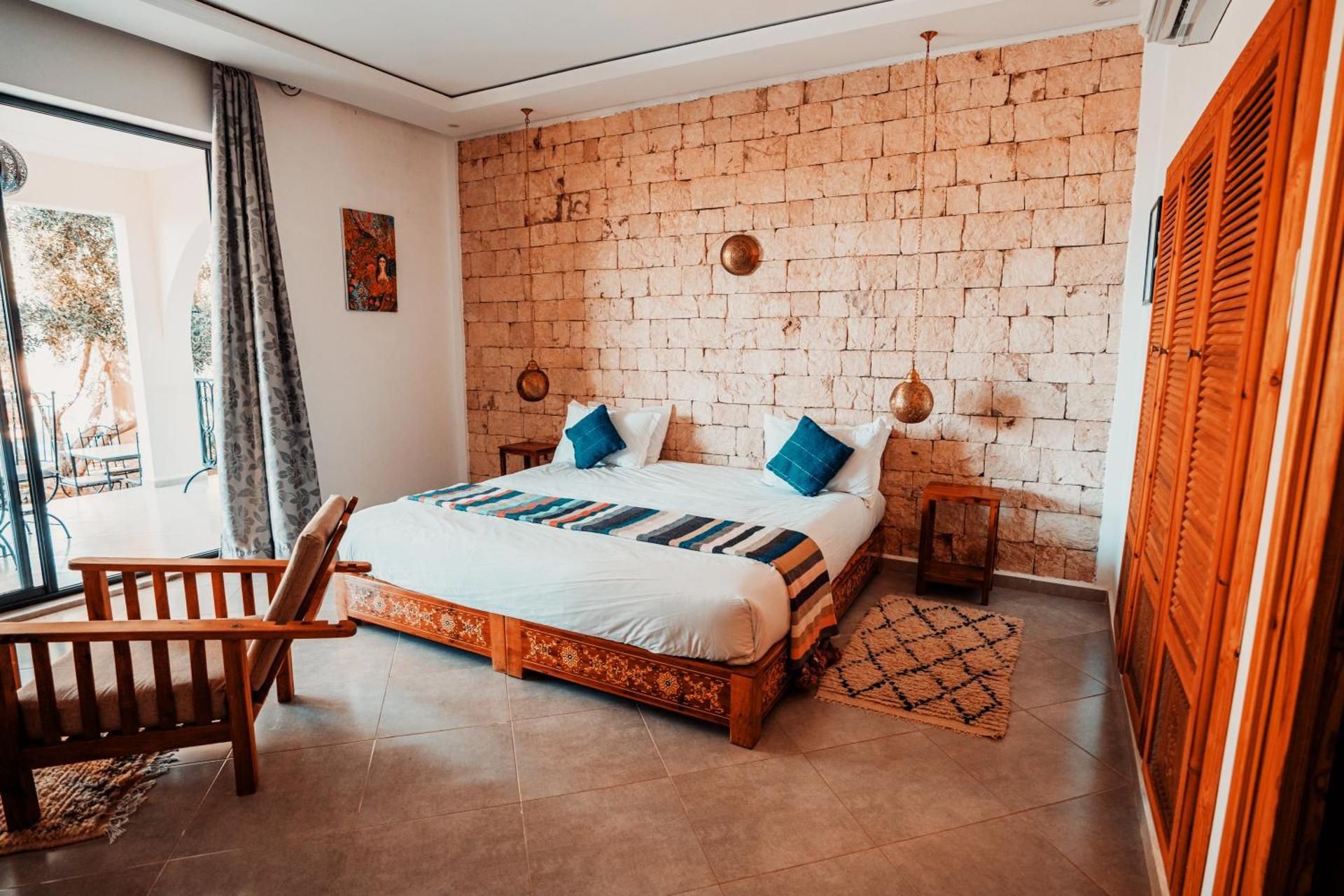 Deluxe Double Room (2 Adults + 1 Child)