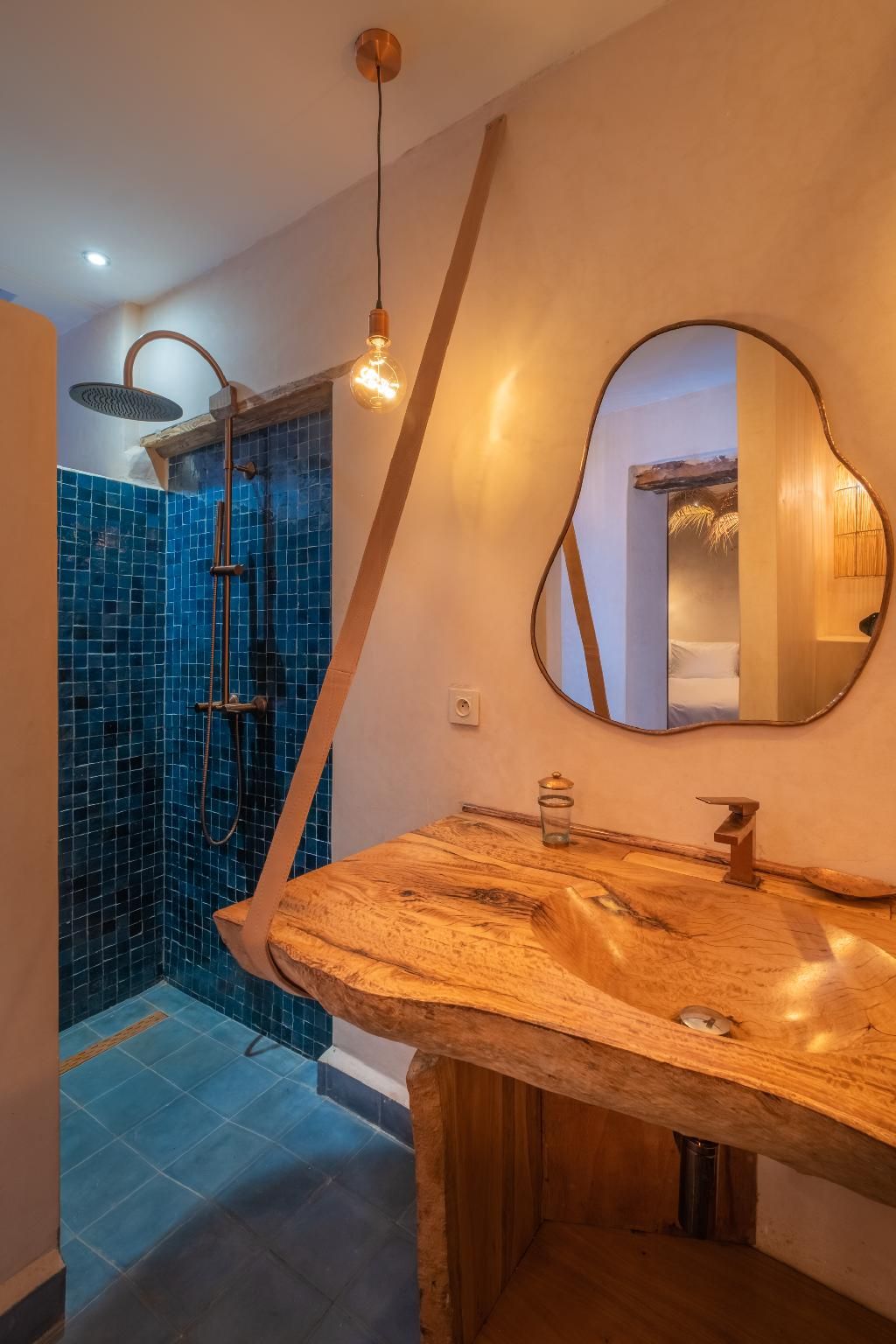 2 Bedroom 2 room Suite