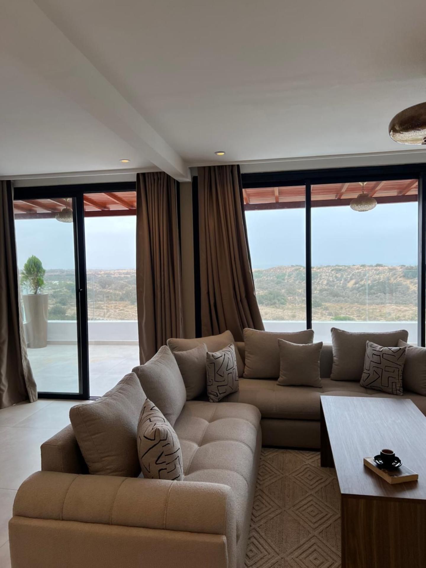 Deluxe One-Bedroom Apartment with Ocean View