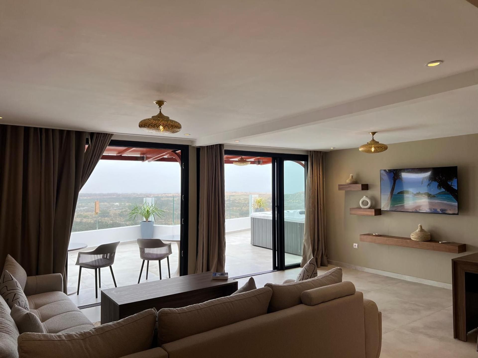 One-Bedroom Apartment with Sea View