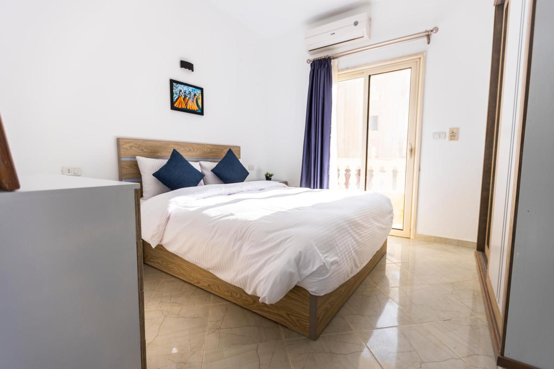 One-Bedroom Apartment with City View