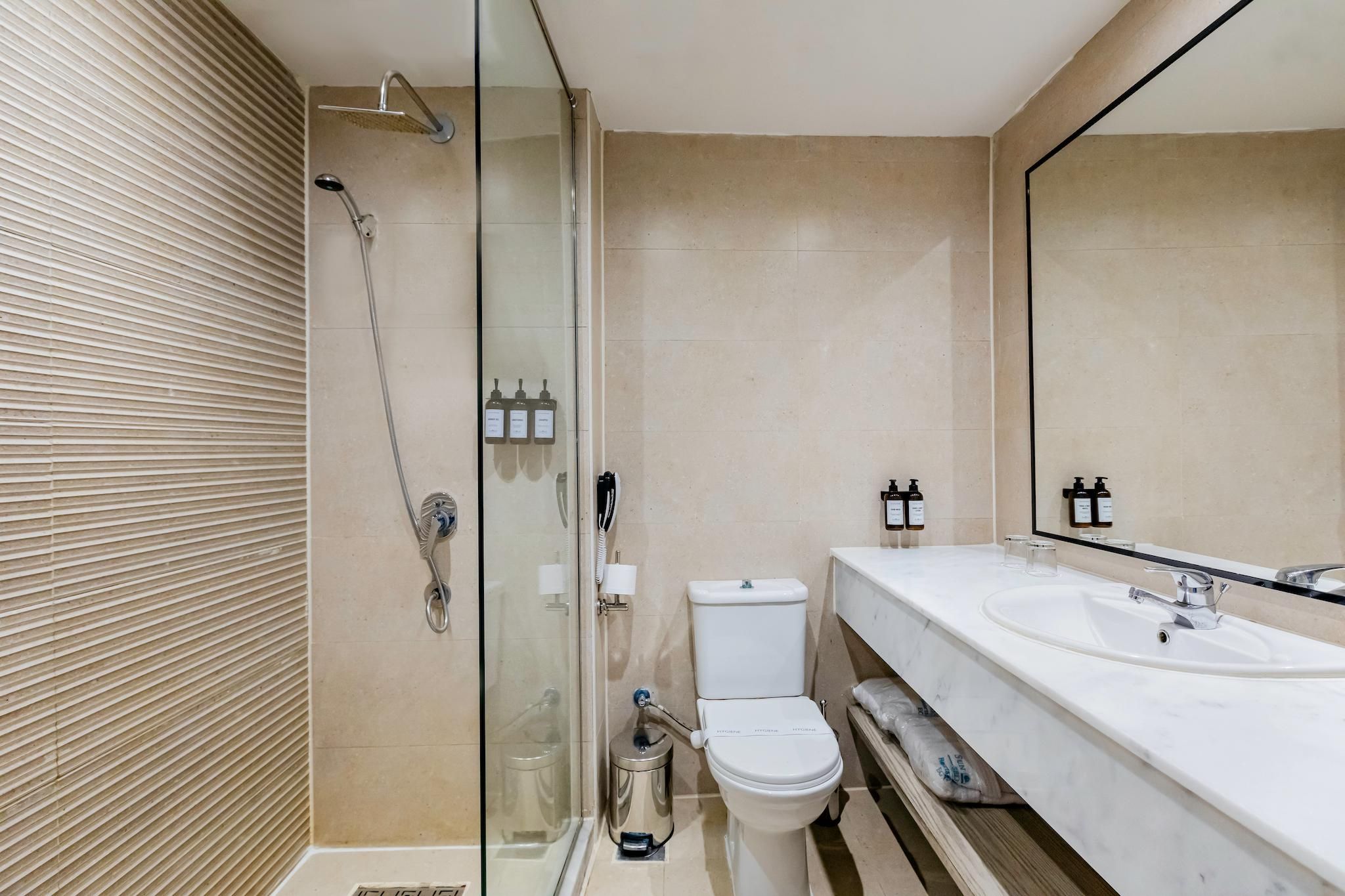 SUNRISE Alma Bay Resort Mega Family Room 3