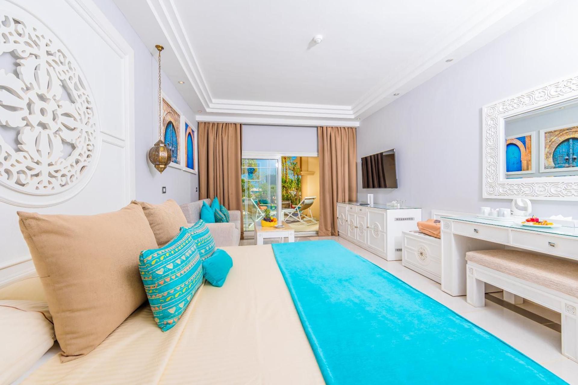Junior Suite with Direct Pool Access