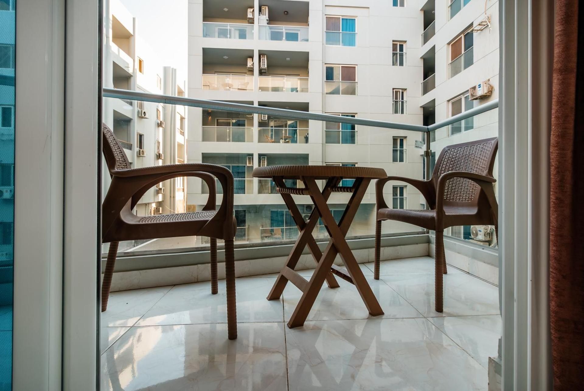 One-Bedroom Apartment with Pool View