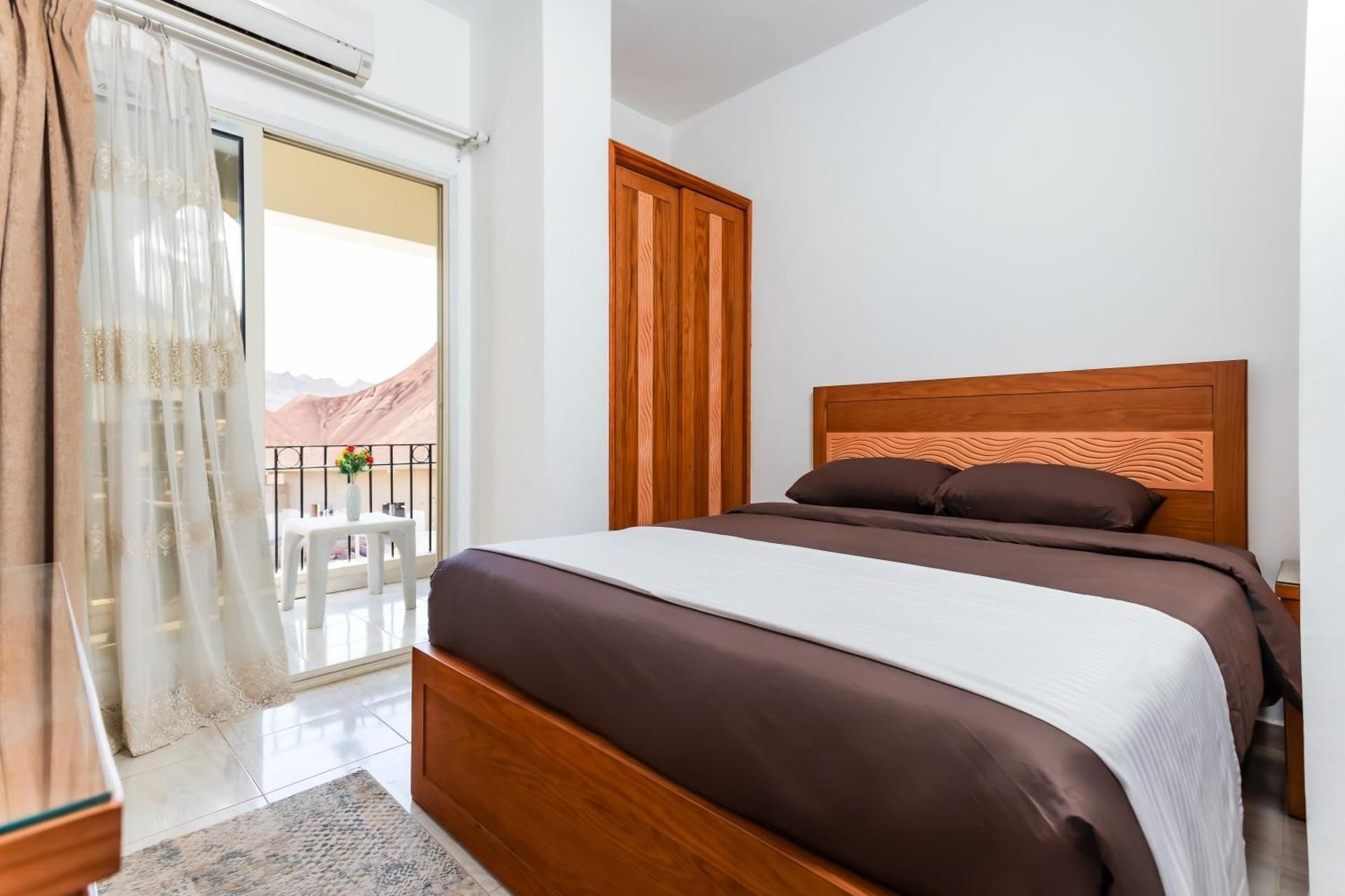 One-Bedroom Apartment with Sea View