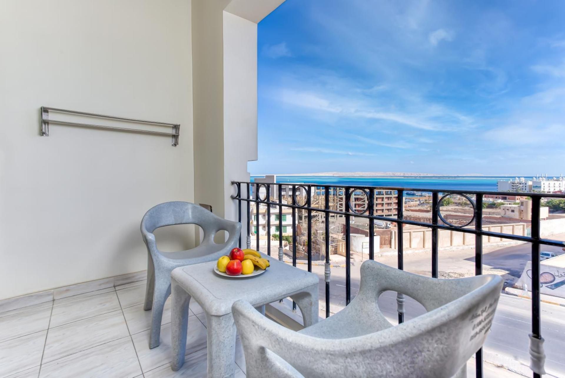 One-Bedroom Apartment with Sea View