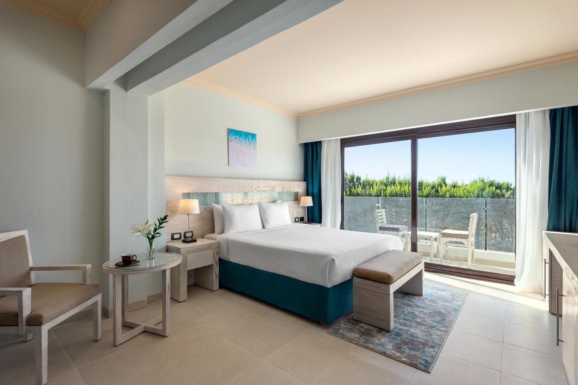 Family Room with Garden View