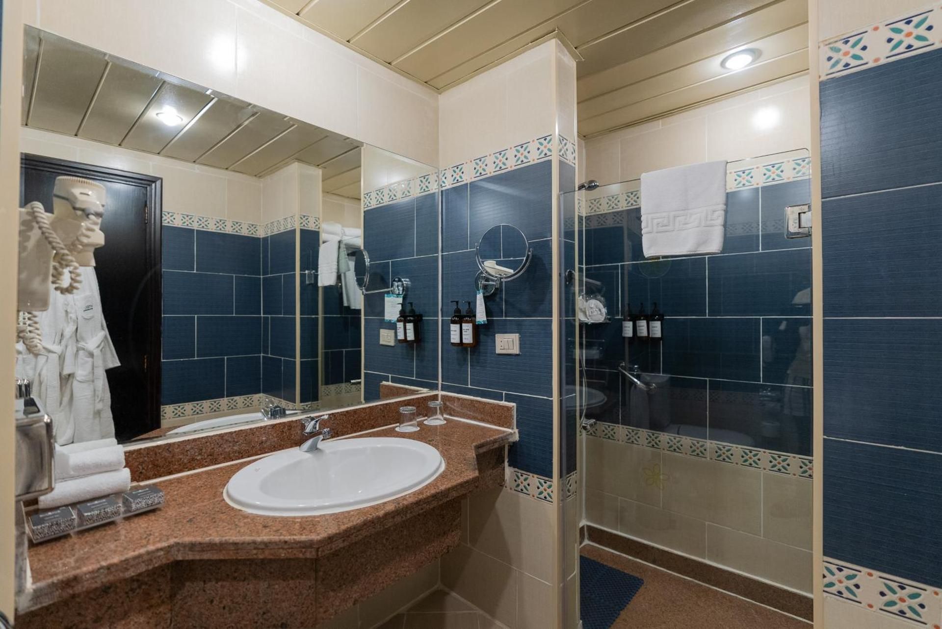 Sunrise Mamlouk Palace Resort Family Suite Pool View 3