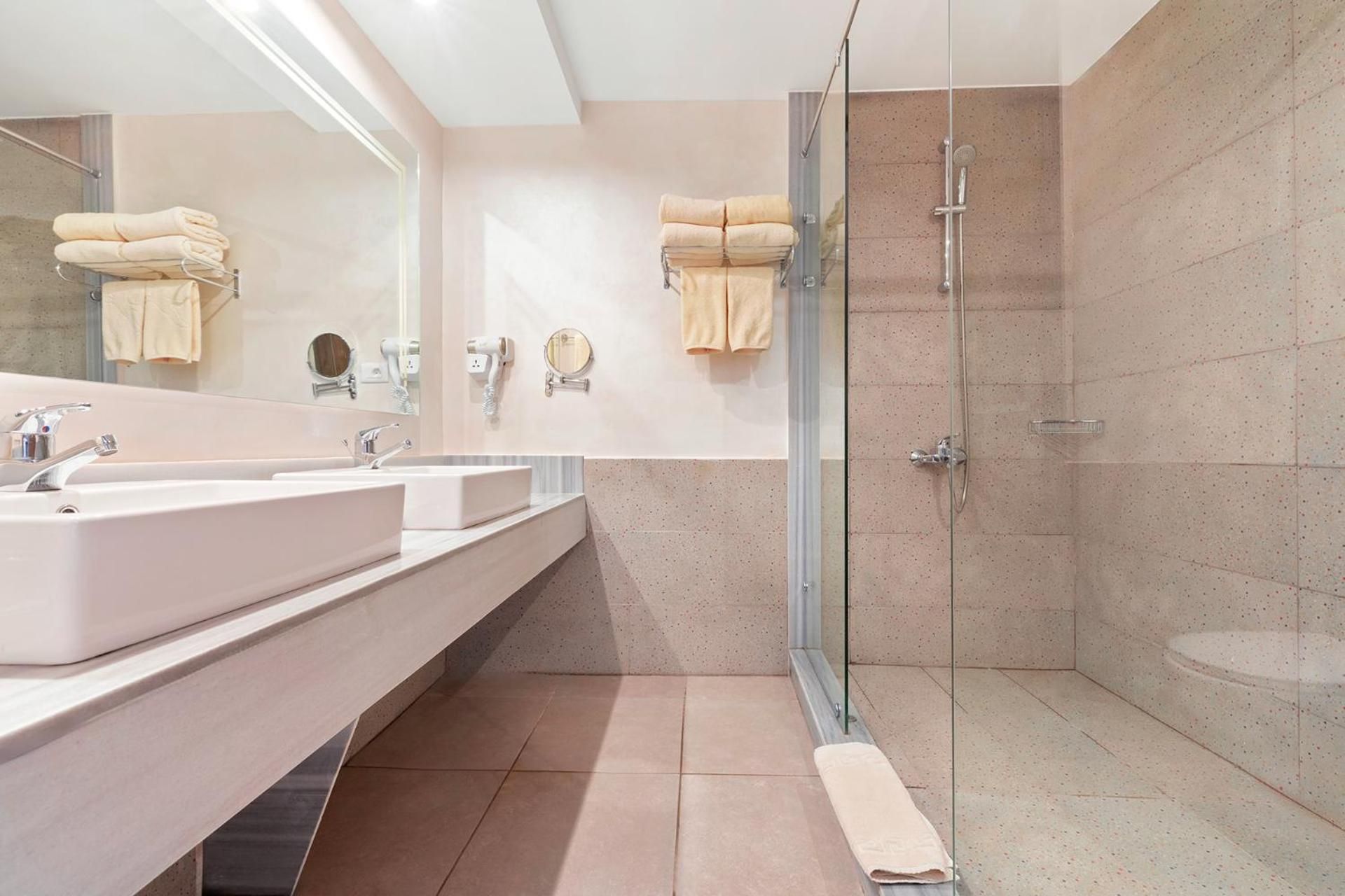 Special Offer - Family Room (2 Adults + 2 Children) - Egyptians and Residents Only