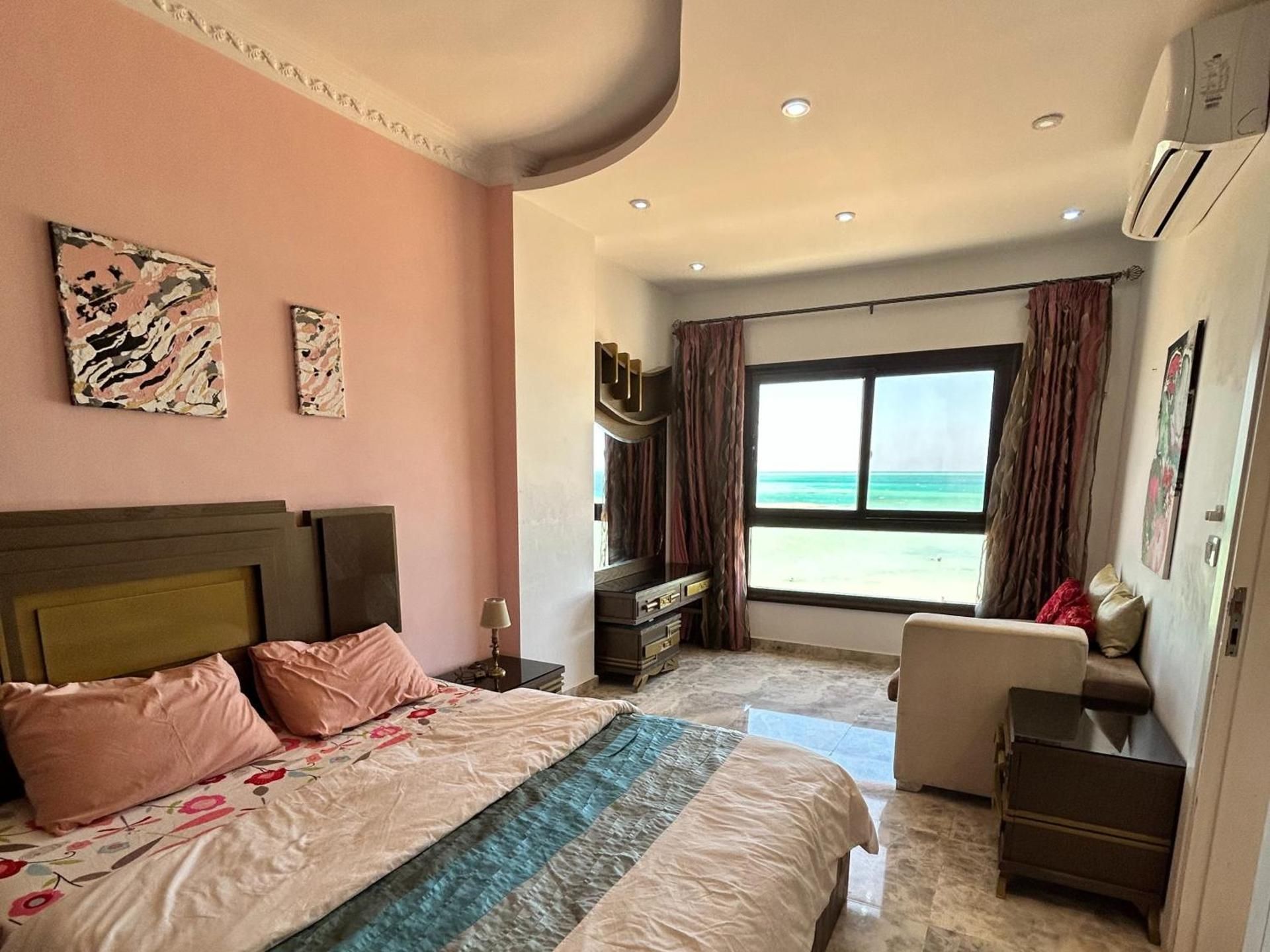 One-Bedroom Apartment with Sea View
