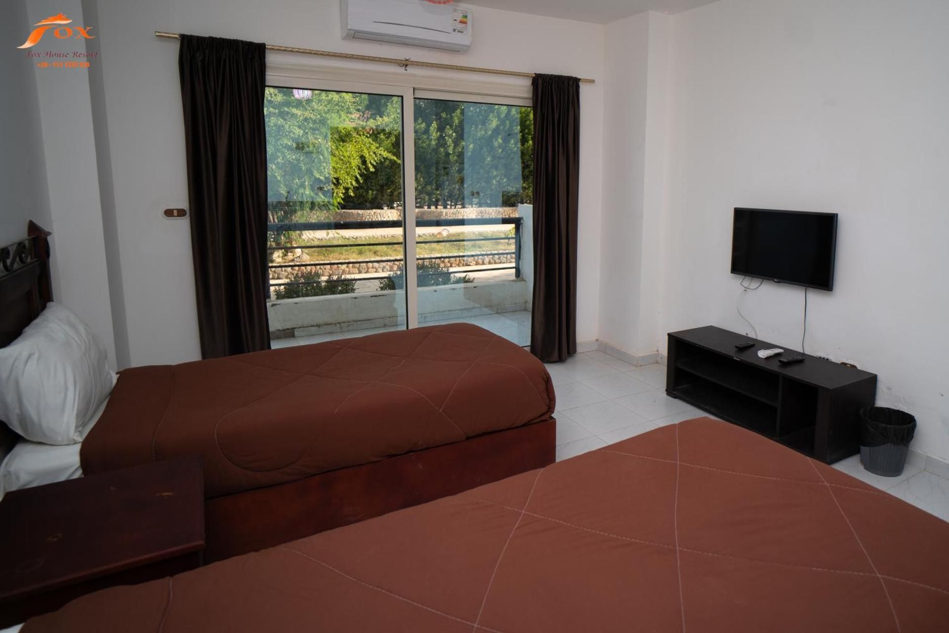 Family Room with Side Sea View