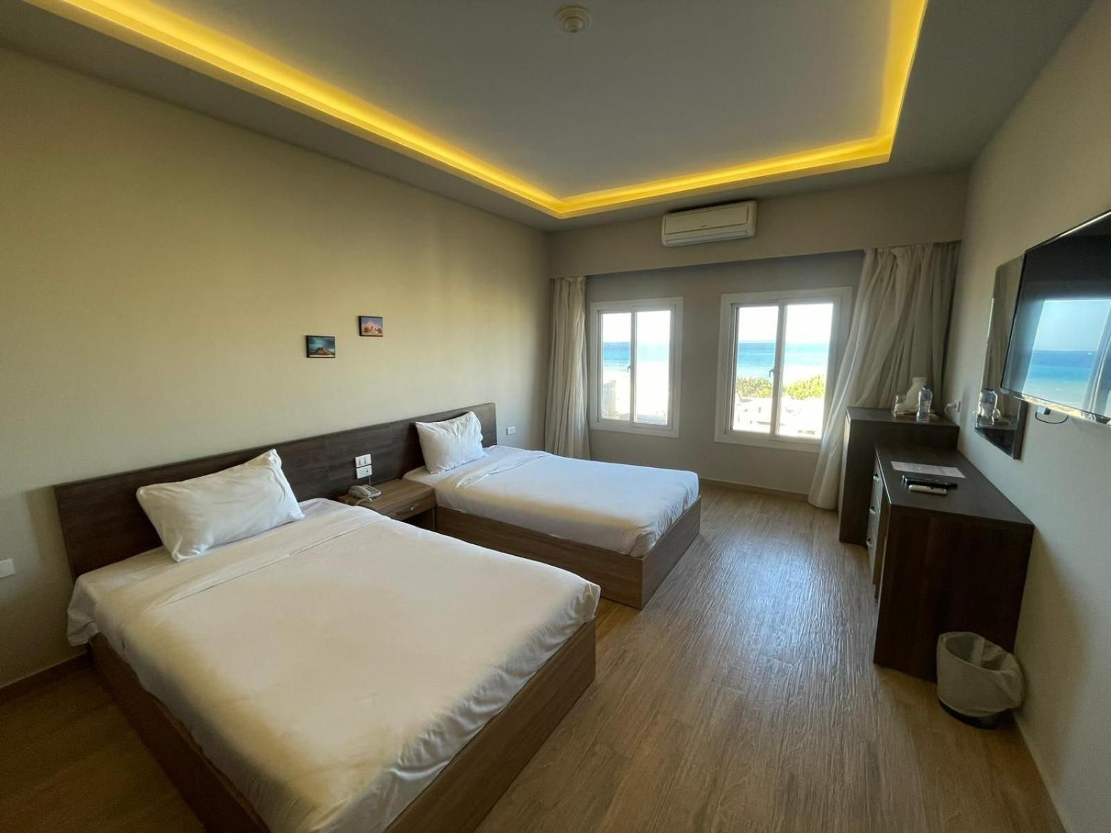 Deluxe Double or Twin Room with Sea View