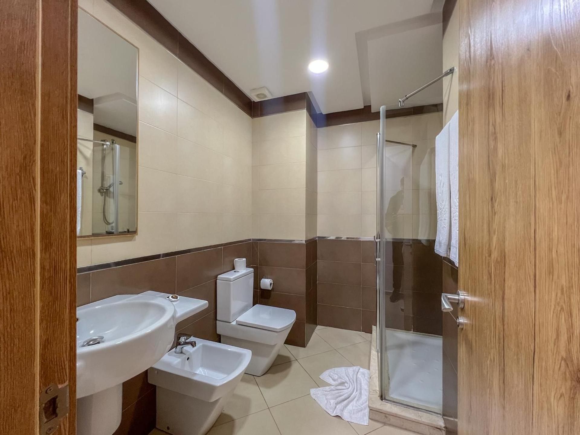 Prestige Hotel Deluxe Double Room with Balcony 3