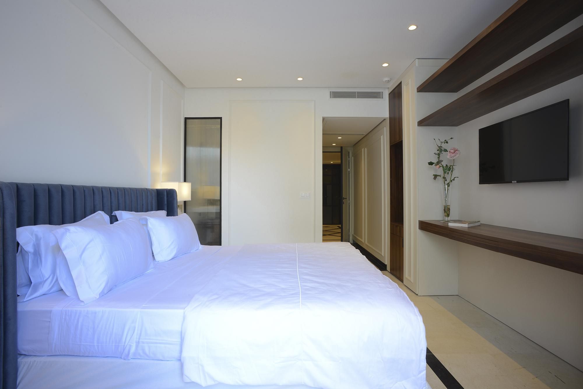 Luxe 1-Bedroom Queen Suite