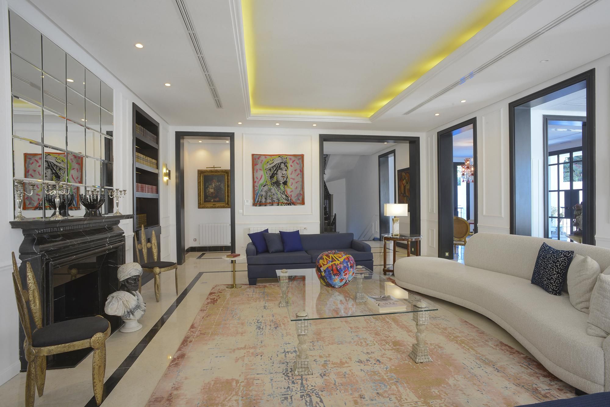 shared lounge/tv area